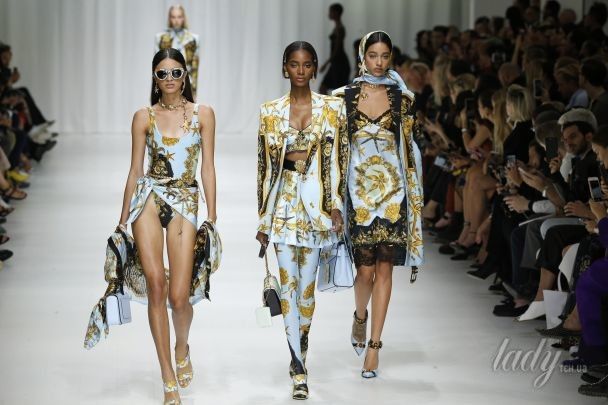Коллекция Versace прет-а-порте сезона весна-лето 2018 / © East News