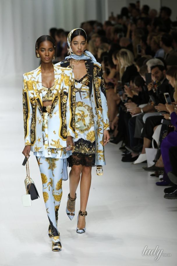 Коллекция Versace прет-а-порте сезона весна-лето 2018 / © East News