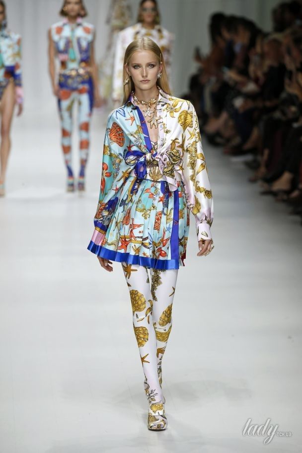 Коллекция Versace прет-а-порте сезона весна-лето 2018 / © East News