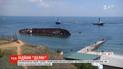 Очередная утечка нефтепродуктов не помешала начать подъем "Делфи" с мели