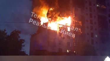 У Києві ймовірно після вибуху газу спалахнула пожежа / © соцмережі