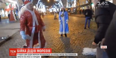 Деды морозы подрались в Одессе на глазах у горожан