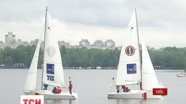 На Дніпрі стартувала традиційна вітрильна регата