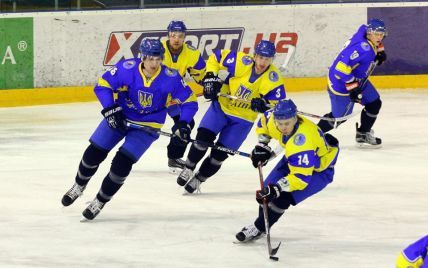 Сборная Украины с поражения начала чемпионат мира по хоккею