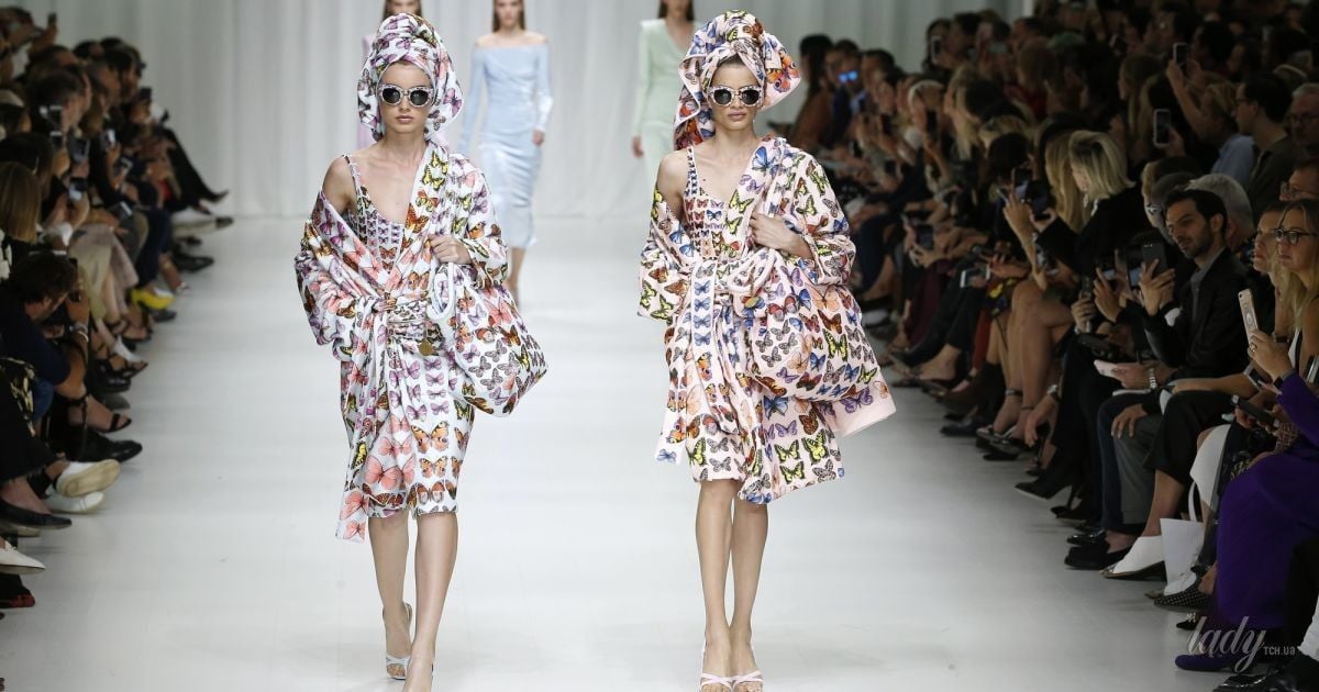 Коллекция Versace прет-а-порте сезона весна-лето 2018 / © East News