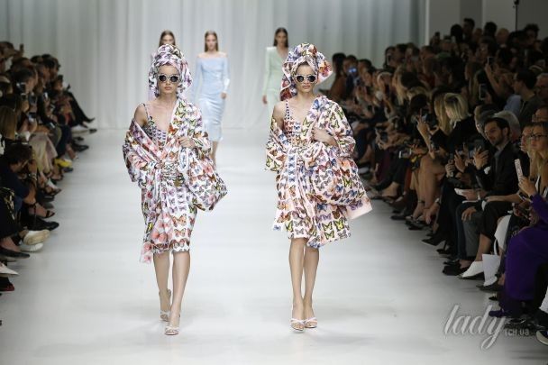Коллекция Versace прет-а-порте сезона весна-лето 2018 / © East News
