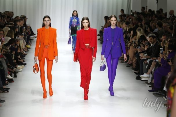 Коллекция Versace прет-а-порте сезона весна-лето 2018 / © East News