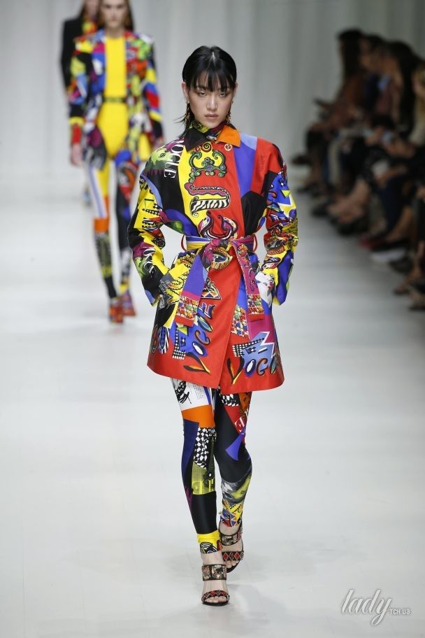 Коллекция Versace прет-а-порте сезона весна-лето 2018 / © East News