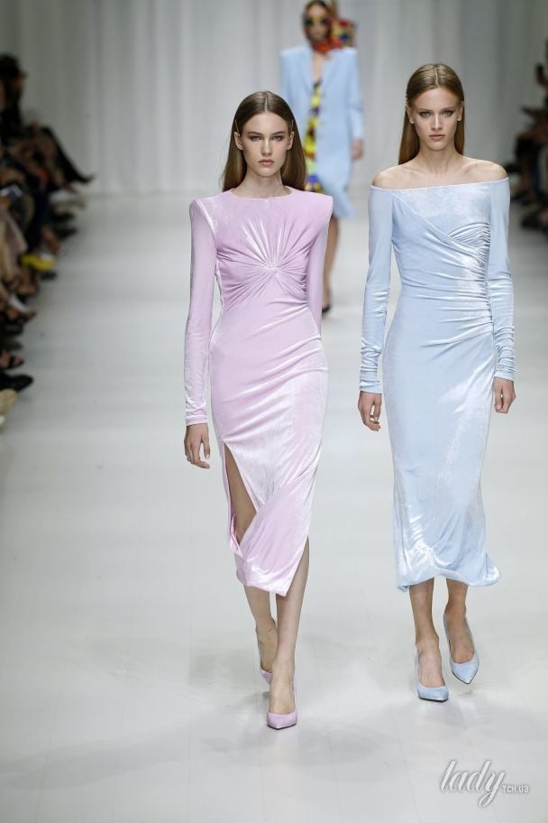 Коллекция Versace прет-а-порте сезона весна-лето 2018 / © East News
