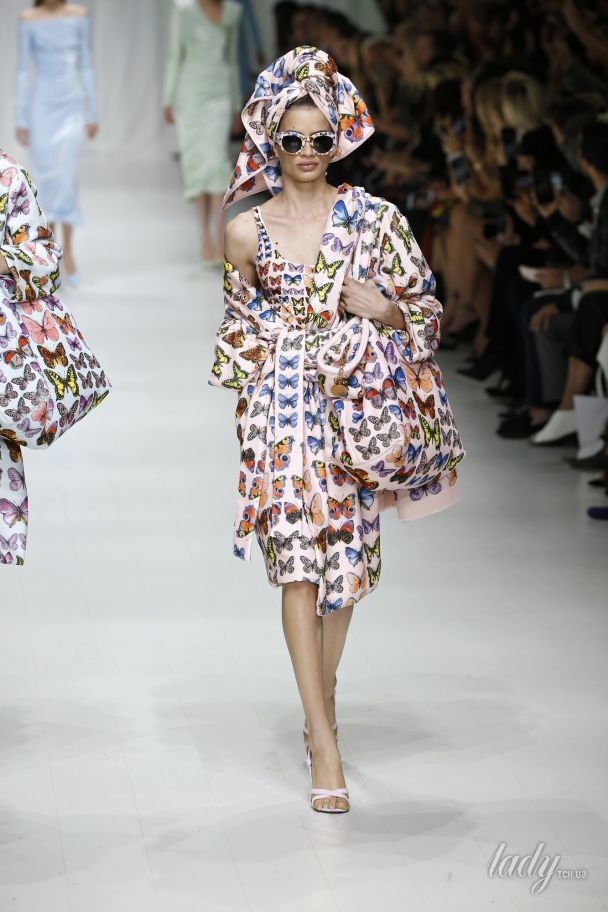 Коллекция Versace прет-а-порте сезона весна-лето 2018 / © East News