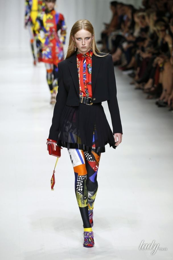 Коллекция Versace прет-а-порте сезона весна-лето 2018 / © East News