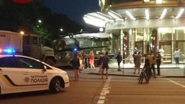 Бук врізався у торговий центр Київ_1 / © Facebook/Киев Оперативный