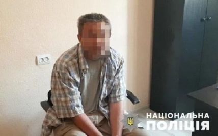 Заставил раздеться и демонстрировал половой орган: в Киеве мужчина развращал и ограбил девочек