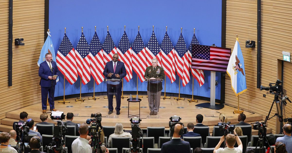 Они борются за выживание страны: генерал США прокомментировал, что ежедневно гибнут 100 воинов ВСУ