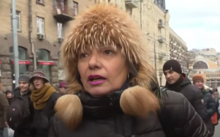 Проєкт "Ґодзілла", гуманоїди та 5G з колайдером: антивакцинаторка в Києві шокувала абсурдними фейками (відео)