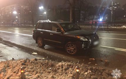 В Киеве водитель Lexus протаранил авто патрульных