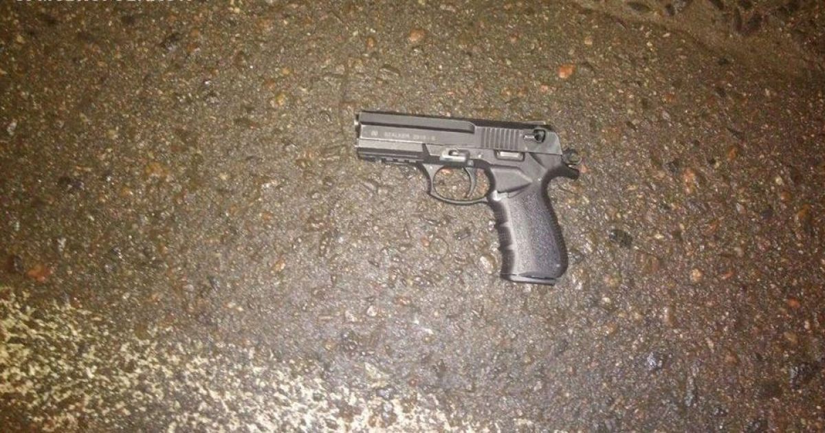 В Сумах мужчина устроил стрельбу в магазине и пытался скрыться от патрульных