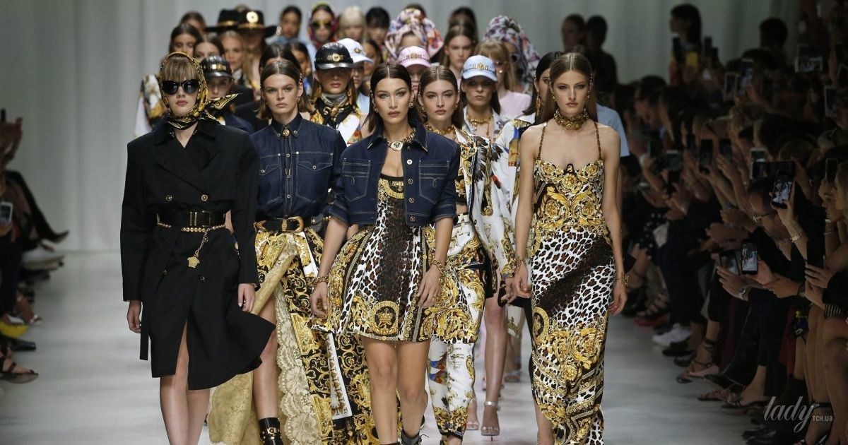 Коллекция Versace прет-а-порте сезона весна-лето 2018