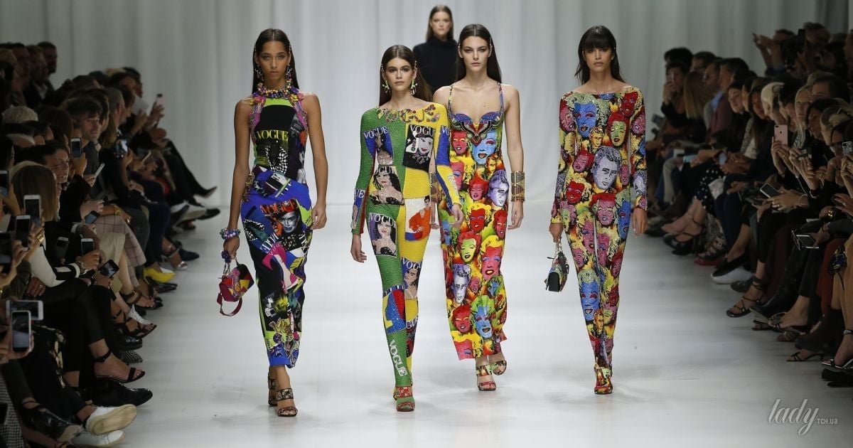 Коллекция Versace прет-а-порте сезона весна-лето 2018 / © East News