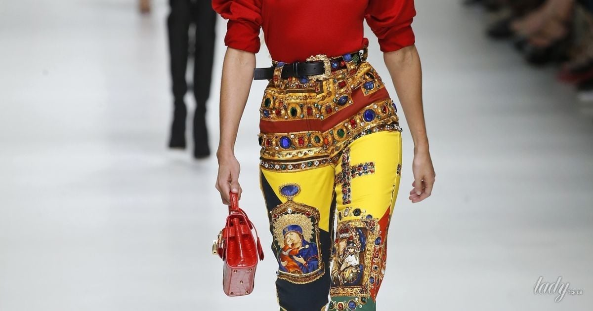 Коллекция Versace прет-а-порте сезона весна-лето 2018 / © East News