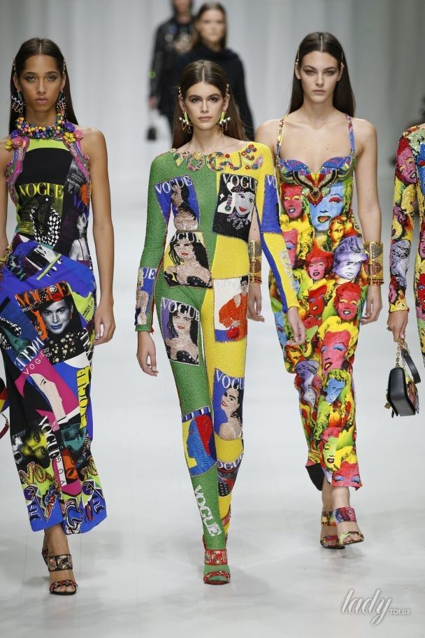 Коллекция Versace прет-а-порте сезона весна-лето 2018 / © East News