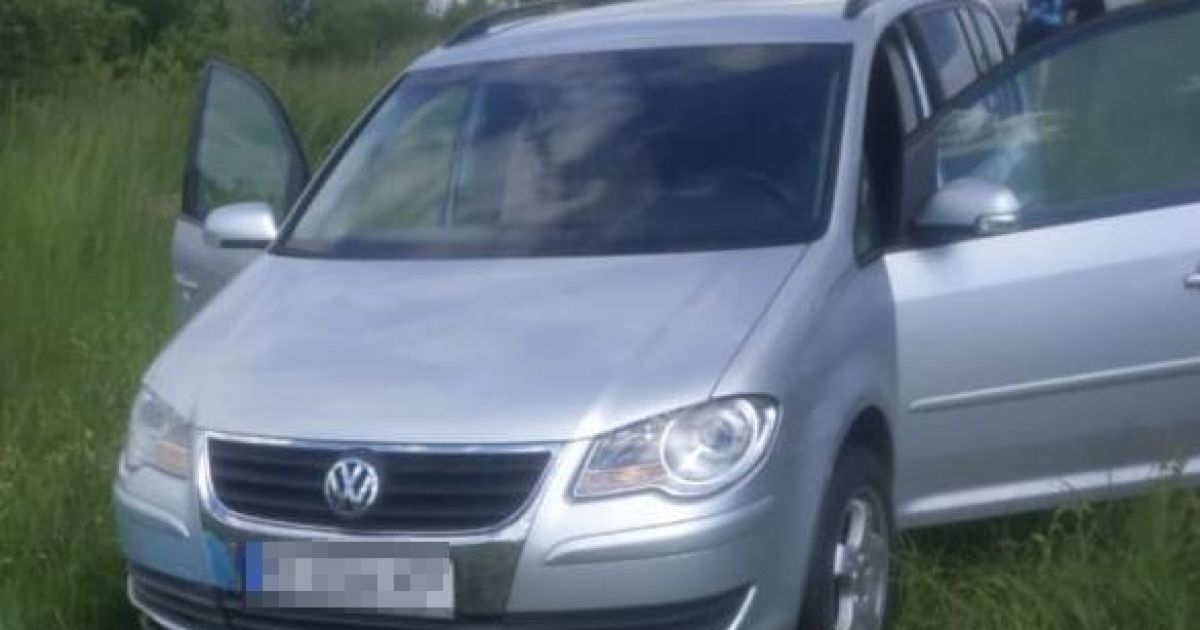 Раздавило собственное авто, которое покатилось с холма: во Львовской области погиб 32-летний мужчина