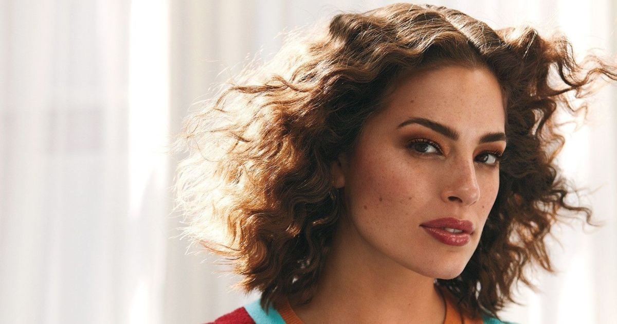 Plus-size модель Ешлі Грем у коротеньких шортах знялась у яскравій фотосесії