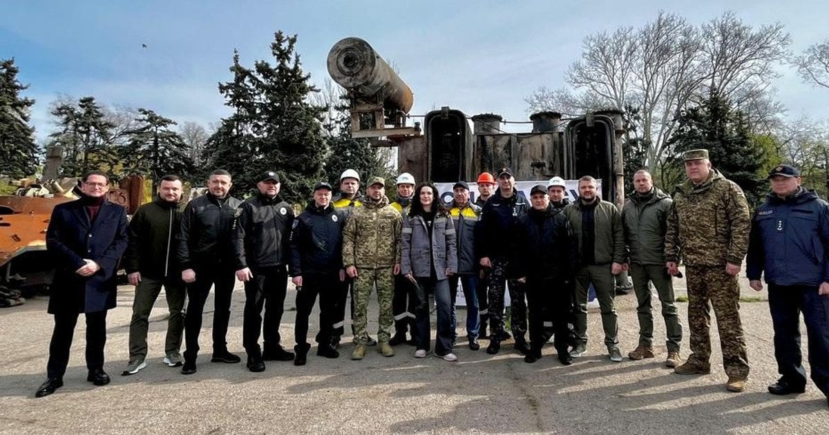ДТЭК показала в Одесской области разрушенный россией трансформатор