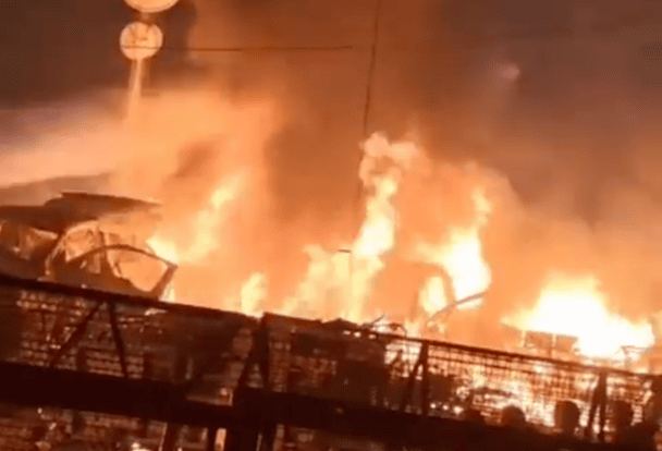 Восемь человек погибли в результате взрыва автомобиля в столице Индии