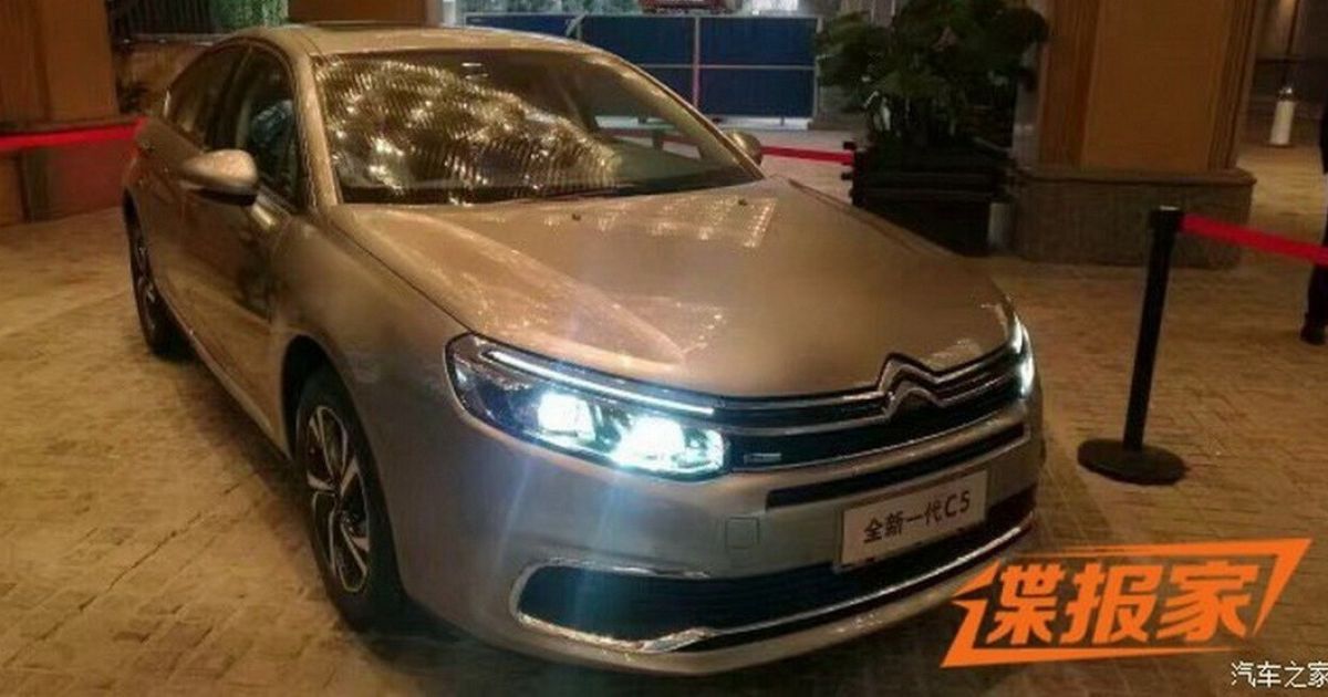 В Сети появились "живые" фото обновленного Citroen C5