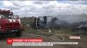 На Николаевщине разгорелся скандал из-за тонн старых венков и крестов у домов