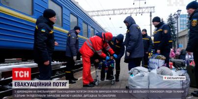 В Хмельницкую область прибыли первые эвакуационные поезда из Херсона