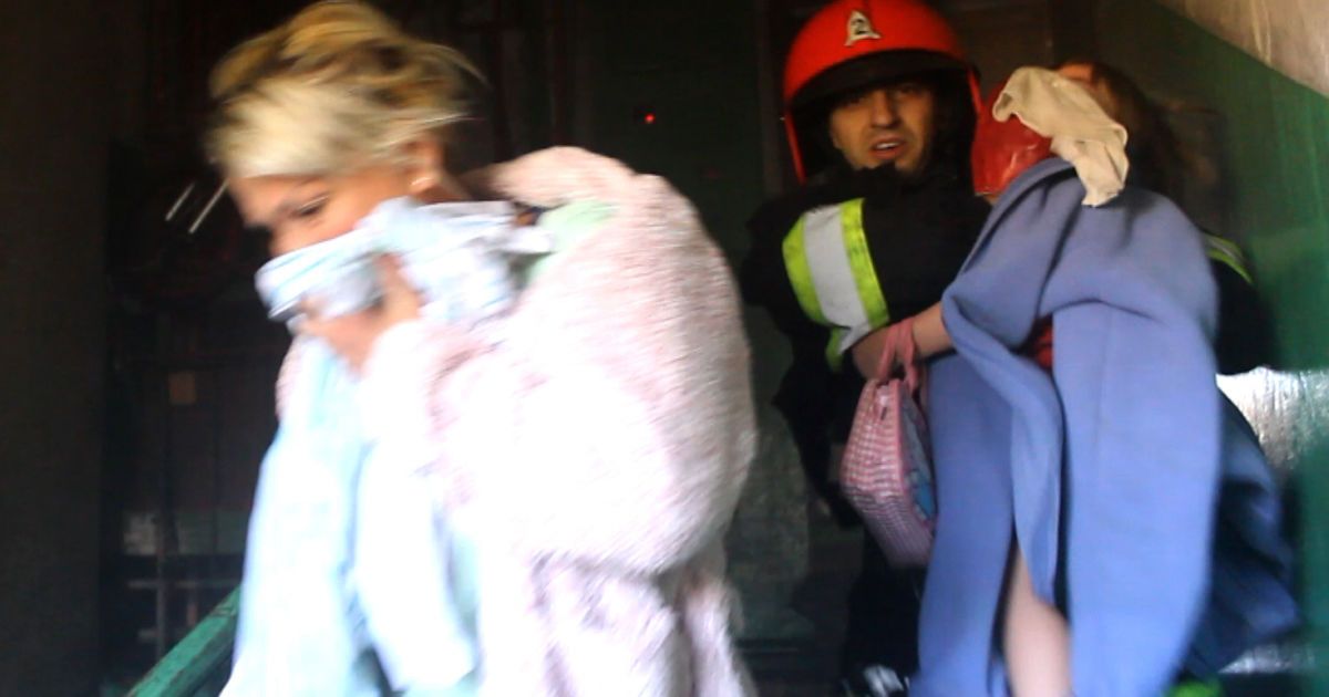 Пожежники врятували людей у Полтаві_5 / © Управление ГСЧС в Полтавской области