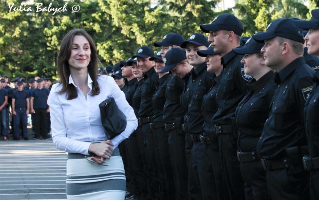 Эка Згуладзе и будущие полицейские / © Юлbя Бабич / Facebook