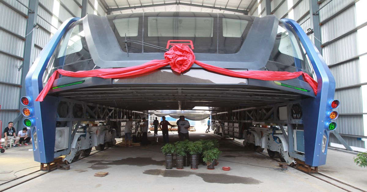 В Китаї запустили новий автобус Transit Elevated Bus (TEB-1)_2 / © Getty Images