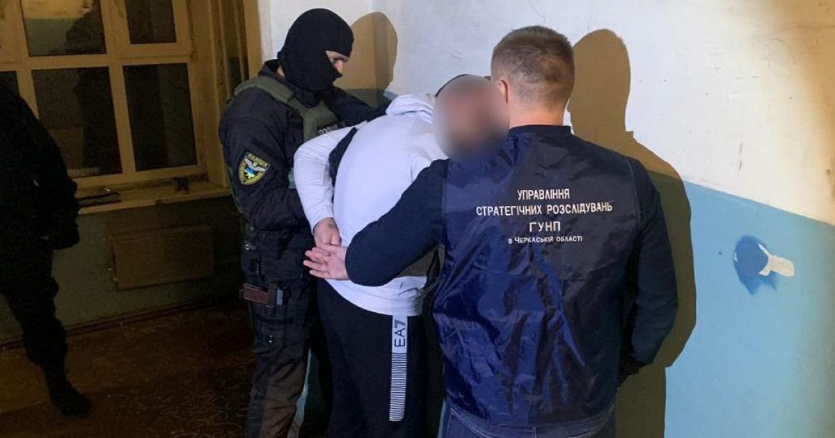 На Черкащині у полі знайшли тіла закатованих чоловіків, поліція затримала вбивць