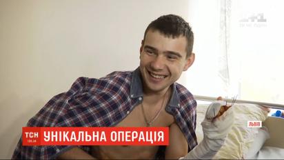 Уникальная операция: во Львове хирурги пришили пациенту конечность, которая держалась на коже