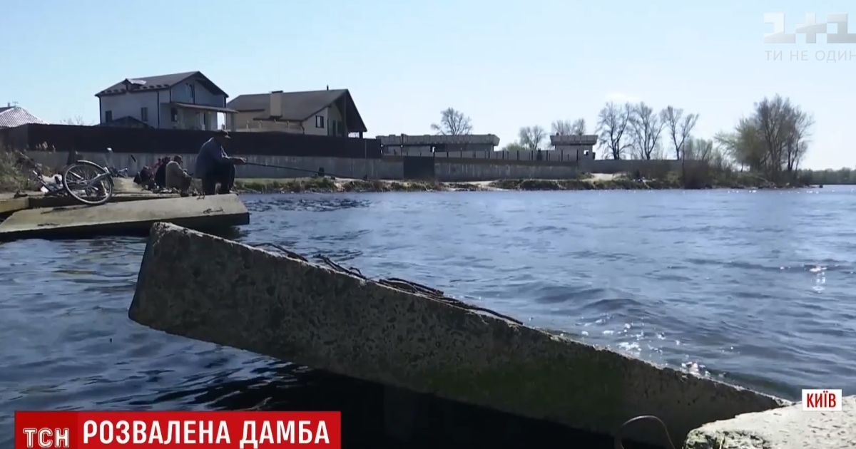Неизвестные развалили дамбу на Бортнической станции аэрации в Киеве