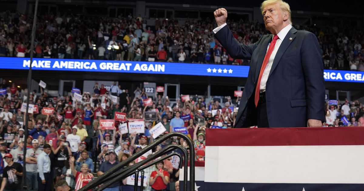 Кандидат в президенты США Дональд Трамп на предвыборном митинге в Мичинаге 20 июля