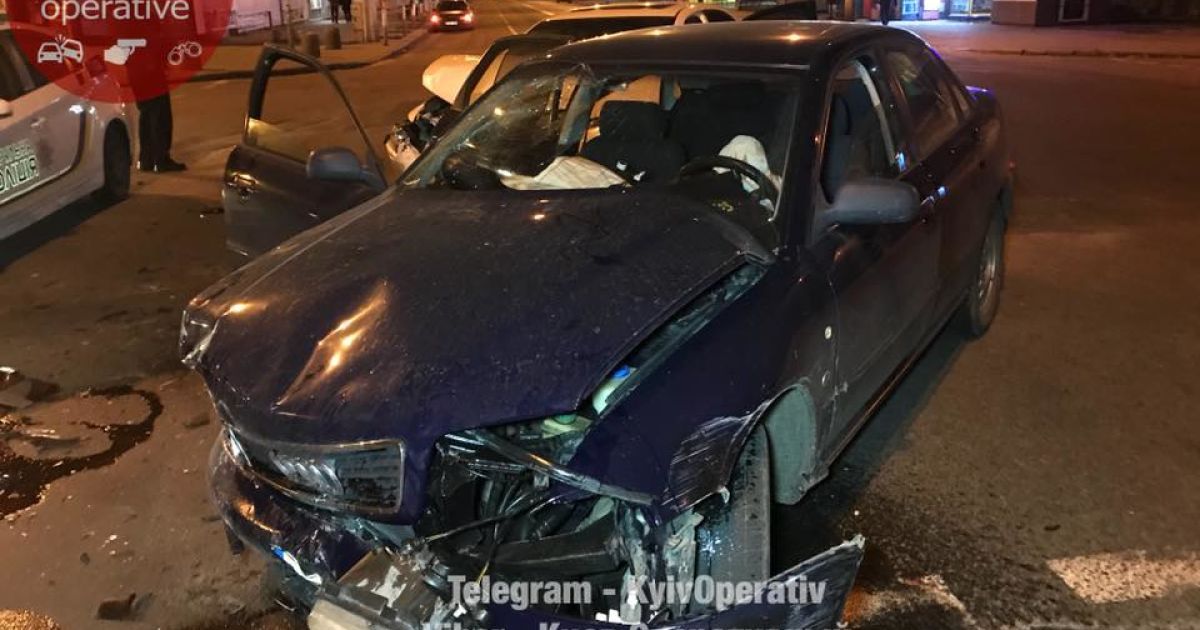 аварія на на перехресті Салютної та Щербаківського в Києві_8 / © Киев Оперативный