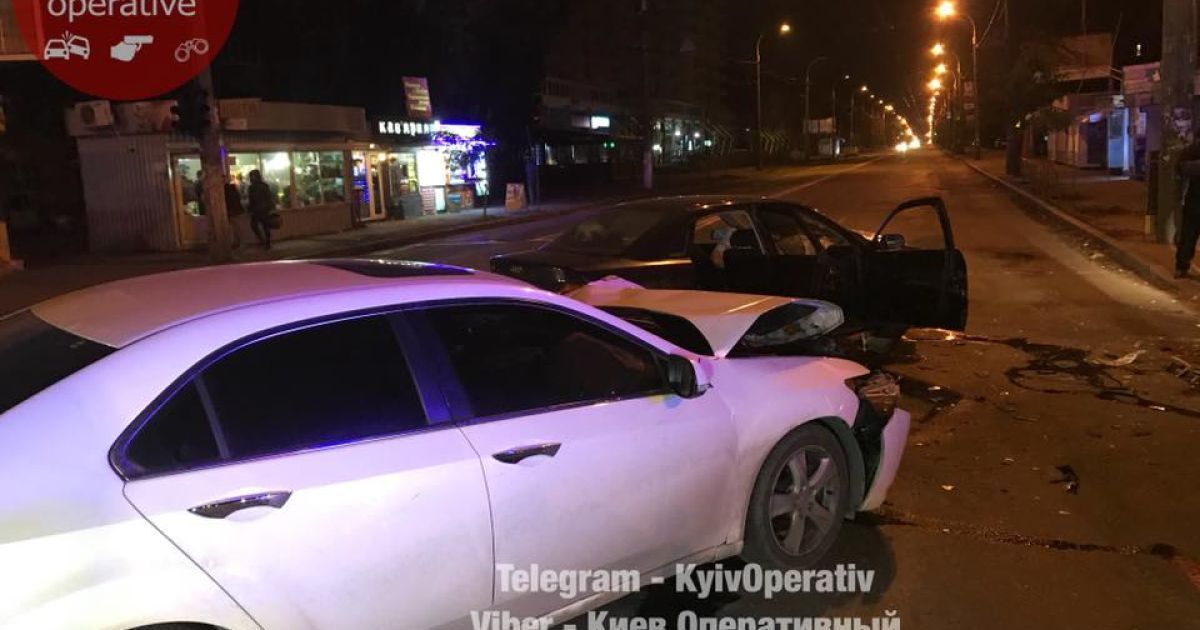 аварія на на перехресті Салютної та Щербаківського в Києві_2 / © Киев Оперативный