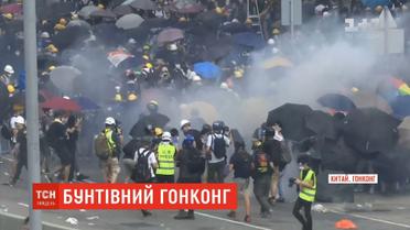 Бунтівний Гонконг: кожен сьомий житель вийшов на протести проти закону про екстрадицію