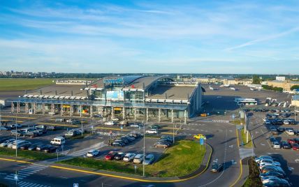 Аэропорт "Киев" возобновляет свою работу