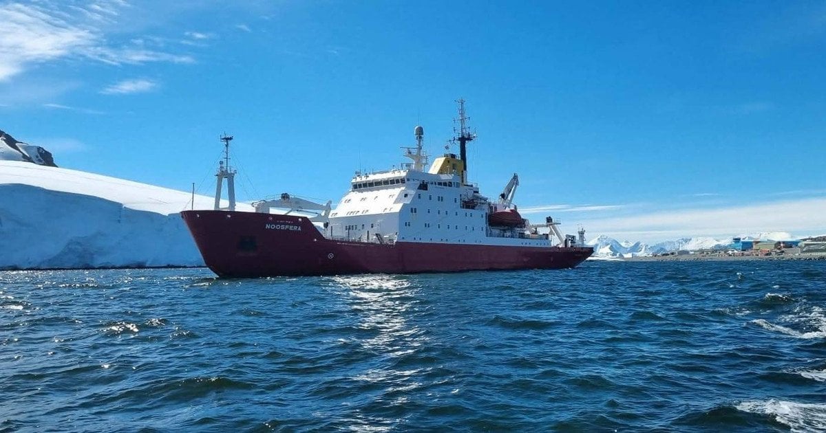 Український криголам «Ноосфера»