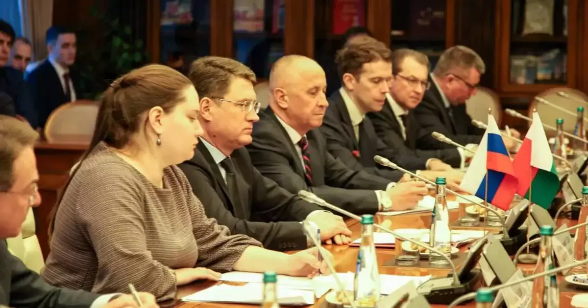 Андрій Авер'янов третій ліворуч