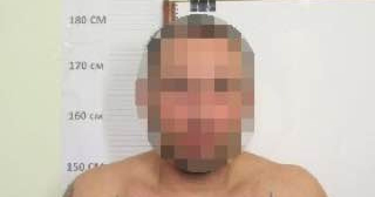 К 15 годам тюрьмы приговорен мужчина, который насиловал трех несовершеннолетних дочерей своей сожительницы.