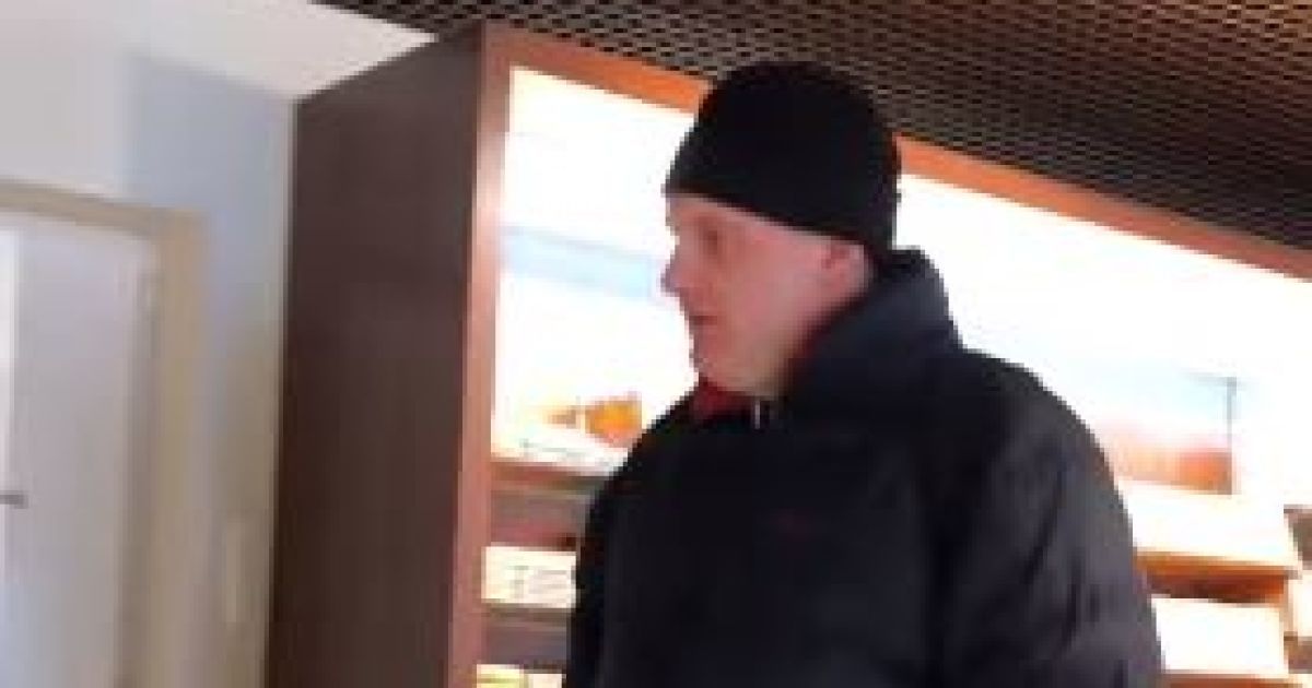 Мужчине с видео, который сломал нос продавщице в киевском магазине, объявили подозрение