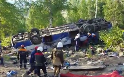 В России перевернулся автобус с паломниками - 12 человек погибли