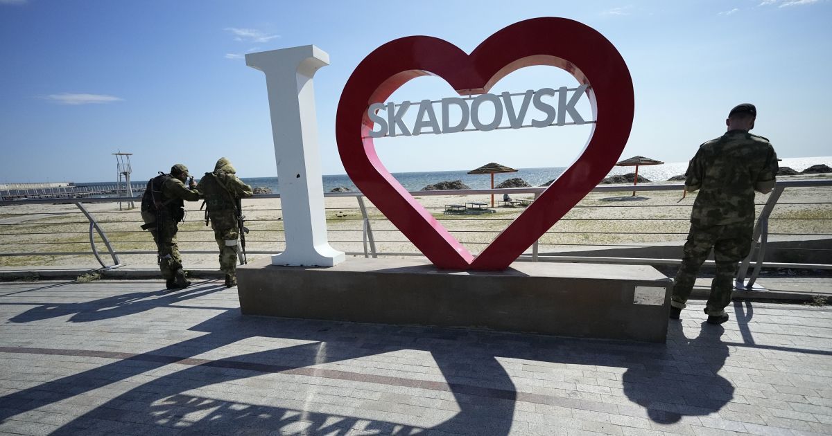 Російські окупанти у Скадовську
