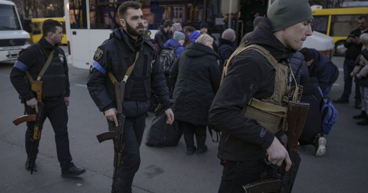 "20 березня із 7 гумкоридорів спрацювало 4, евакуйовано 7 295 осіб", - Верещук